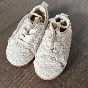 Sherpa shoes - size 6 Zara